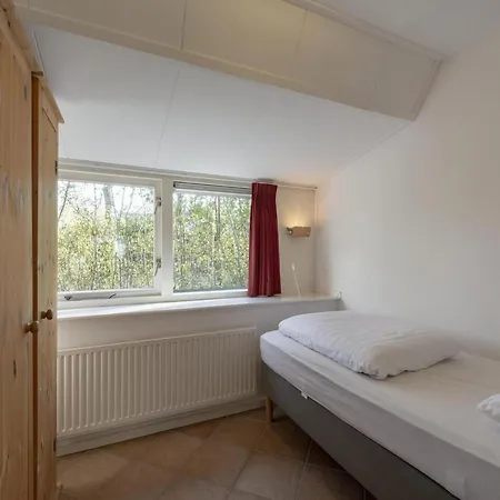 Holiday home Alluring With Garden
